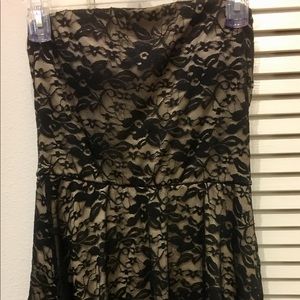 Black /tan Med lace vintage Dress